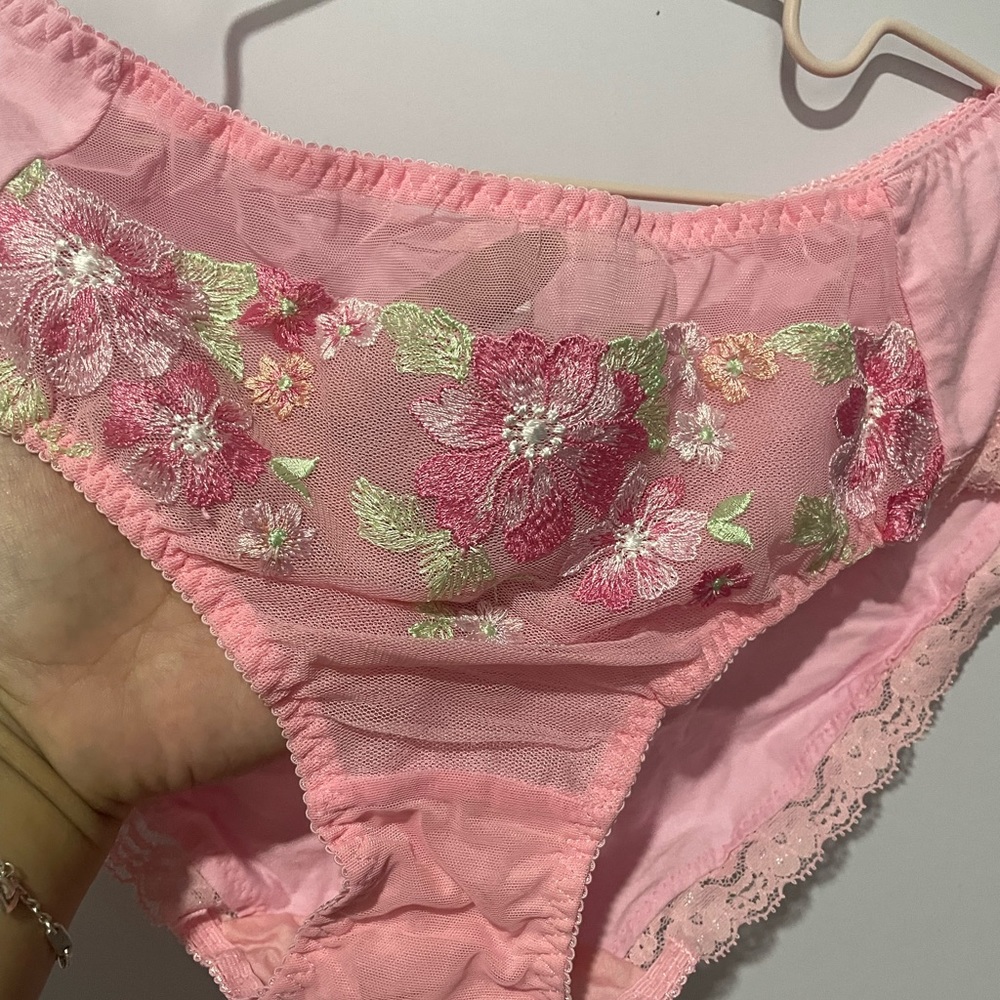 💙💙 SOLD 💙💙 copy list …New bra and panty combo set. Bra size 38B . - Picture 7 of 9
